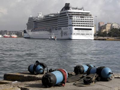 Αναχώρησε για το Κατάκολο το «Magnifica»