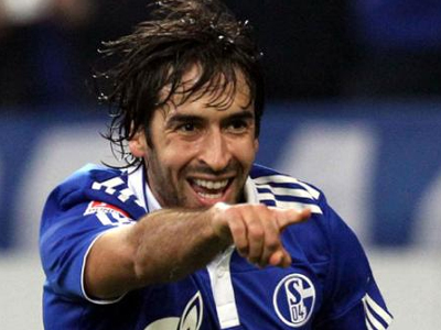 Νέο συμβόλαιο προσφέρει στον Ραούλ η Σάλκε