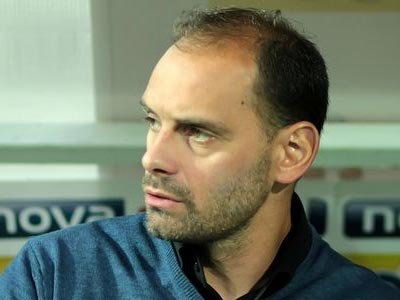 «Προβληματίζομαι για την άμυνα και την επίθεσή μας»