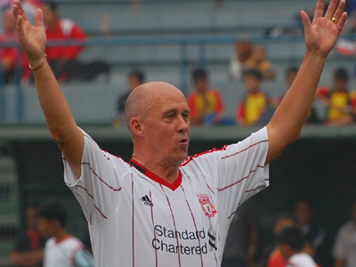 Λίβερπουλ: Ύμνοι του Φιλ Νιλ για τον Τζέραρντ