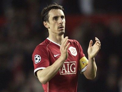 «Κρεμάει» τα παπούτσια του το καλοκαίρι ο Νέβιλ