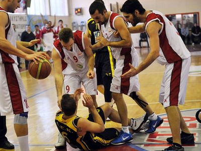 Α2: Ασταμάτητος ο Πανελευσινιακός, επεισοδιακή νίκη για την ΑΕΚ