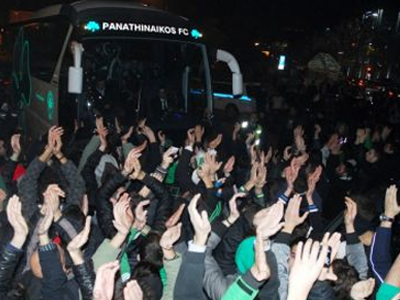 Αποθέωση για τον Παναθηναϊκό στο Ηράκλειο