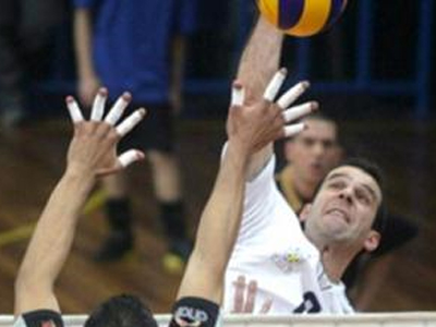 «Ερυθρόλευκος» και πάλι ο Παπάζογλου