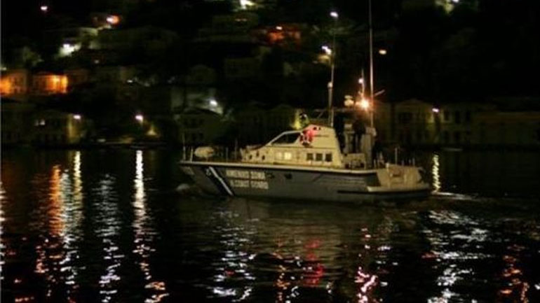 Ρόδος: Φωτιά σε μηχανοστάσιο φορτηγού πλοίου-Σε εξέλιξη η εκκένωσή του