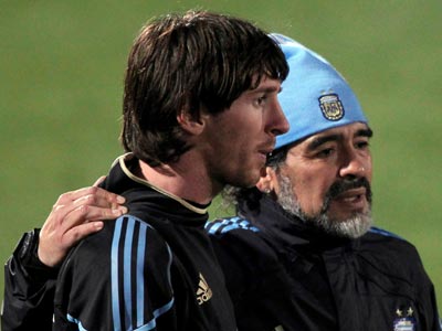 Μαραντόνα: «Δεν πρέπει να “σκοτώσουμε” τον Μέσι»