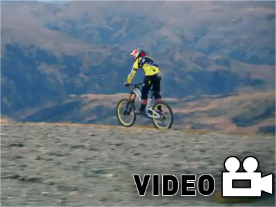 Κατάβαση σε βουνό της Νέα Ζηλανδίας Κατάβαση σε βουνό της Νέα Ζηλανδίας