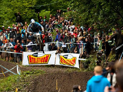 Νίκη Atherton στο Champery