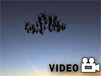 Παγκόσμιο ρεκόρ skydiving με… γυναίκες Παγκόσμιο ρεκόρ skydiving με… γυναίκες