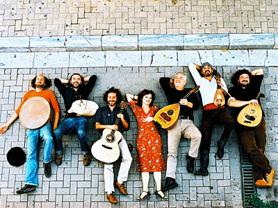 Οι Χαΐνηδες στον Σταυρό του Νότου τον Απρίλιο