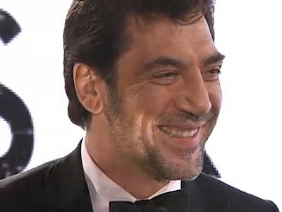 Η δύναμη ενός άνδρα κρύβεται στο… χαμόγελό του!