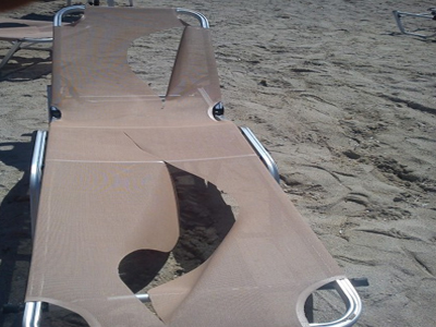 Την «πλήρωσαν» οι… ξαπλώστρες