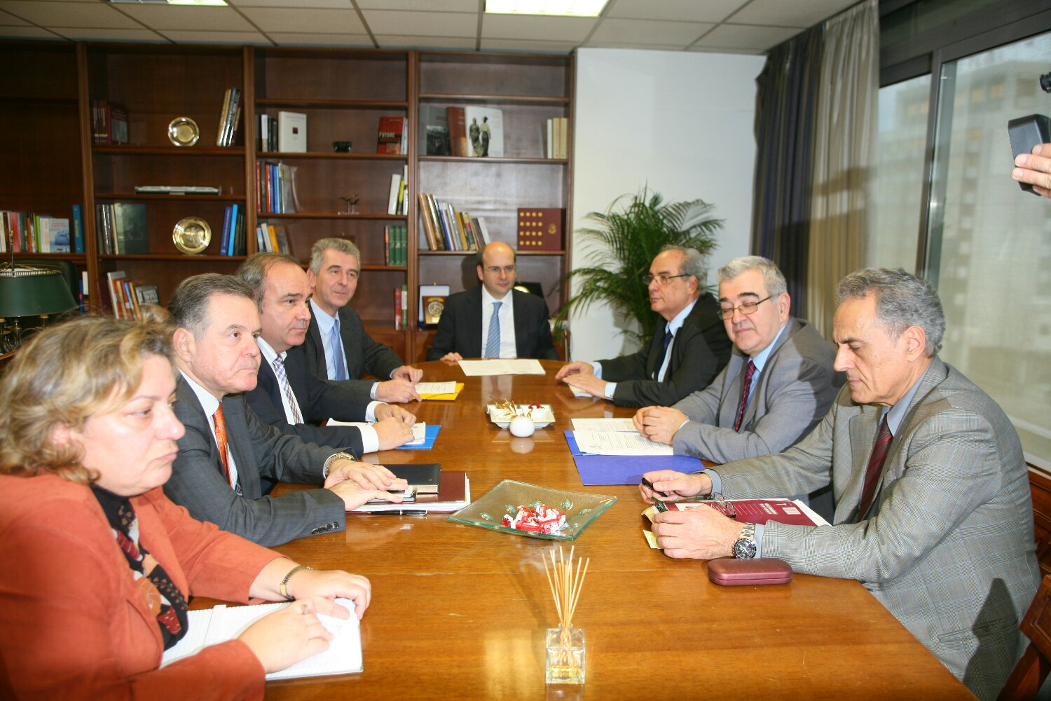 Με τον Υπ. Ανάπτυξης συναντήθηκε ο Δήμαρχος Πειραιά