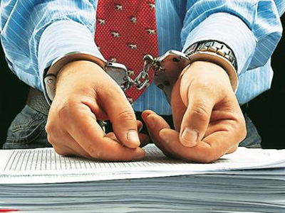 Πέρασαν χειροπέδες σε επιχειρηματία της Κρήτης