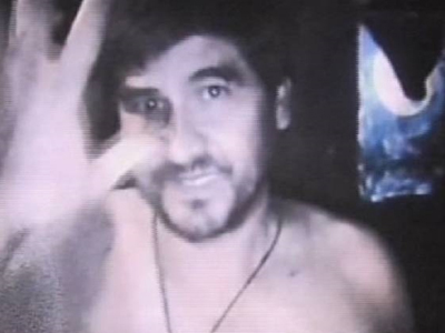 Ειδικό γεωτρύπανο σκάβει για μια τρίτη έξοδο Ειδικό γεωτρύπανο σκάβει για μια τρίτη έξοδο