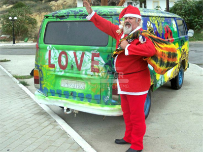 Χίπης Αϊ Βασίλης στα Μάταλα!