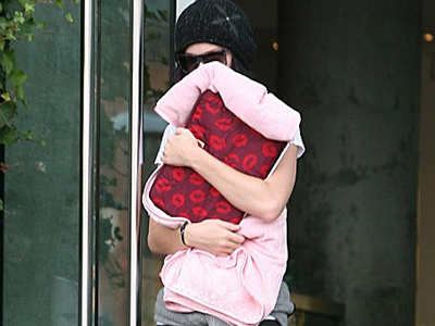 Δεν είσαι λίγο μικρή γι’ αυτά;