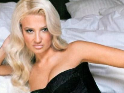 Της άνοιξε σαμπάνια!