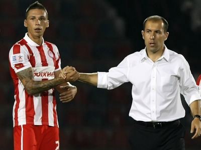 Τετ α τετ με Χολέμπας