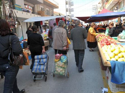 «Χτυπούν» αθόρυβα στις λαϊκές αγορές