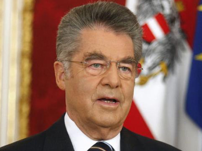 «Επιπόλαιες οι προγνώσεις για έξοδο της Ελλάδας από την ευρωζώνη»