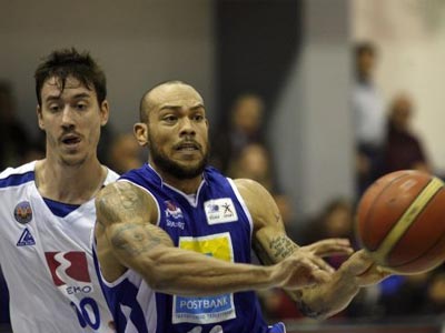 Στα «κυανέρυθρα» ο Κάρτερ