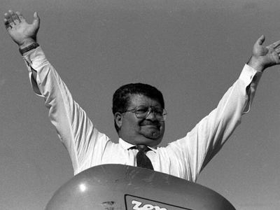 Θα εκταφούν τα οστά του Τουργκούτ Οζάλ