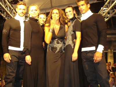 Η επίδειξη μόδας της Βίκυς Κουλιανού