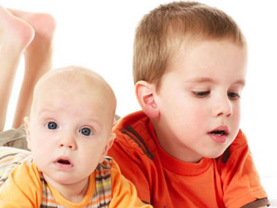 Η ζήλεια στα αδέρφια και πώς την αντιμετωπίζουμε