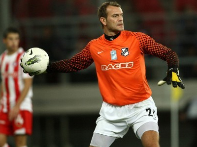 «Ερυθρόλευκος» κι επίσημα ο Κάρολ