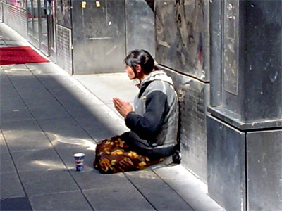 Της μόδας η… επαιτεία