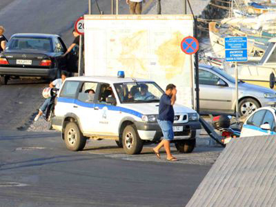 Αρχαία, όπλα και … φούντα!