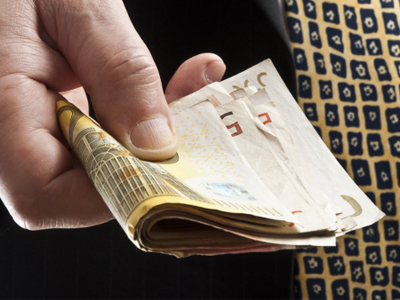 Ένστολος … πληροφοριοδότης!