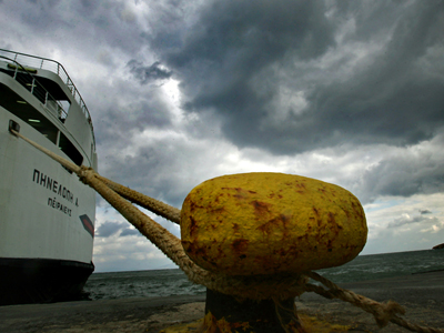 Απειλούν να  «δέσουν» τα ταχύπλοα
