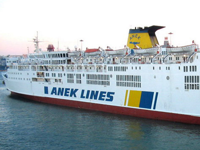 Η κρίση «βυθίζει» την ακτοπλοΐα