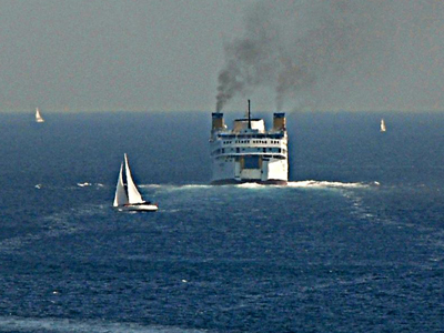 Μεγαλώνουν οι αποστάσεις και τα προβλήματα