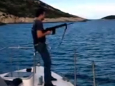 «Ένστολα… τετράποδα»