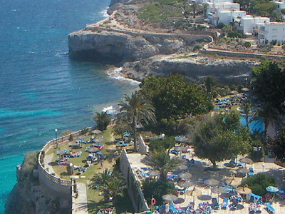 Μείωση τιμών στα τουριστικά πακέτα έως και 50%