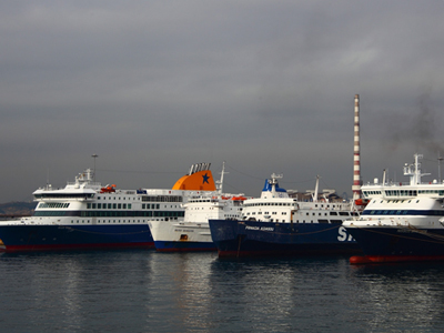 Η ακυβερνησία «σκοτώνει» και την ακτοπλοΐα