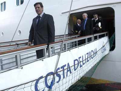 Και πιο πολλές αφίξεις και πάγωμα τελών!