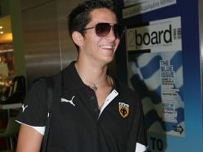 «Δένει» Μανωλά η ΑΕΚ