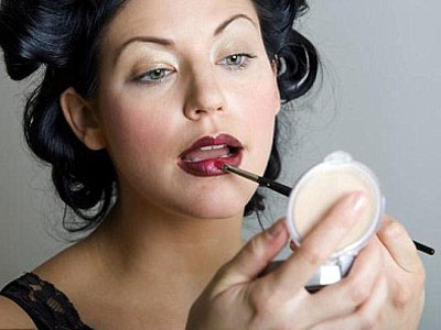 Για τέλειο περίγραμμα χειλιών!