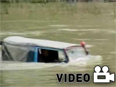 Έβαλε ολόκληρο αυτοκίνητο στο ποτάμι