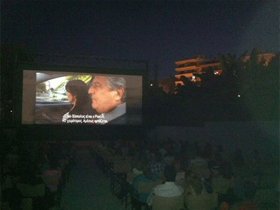 “Πετάει” ο θερινός κινηματογράφος του Πειραιά